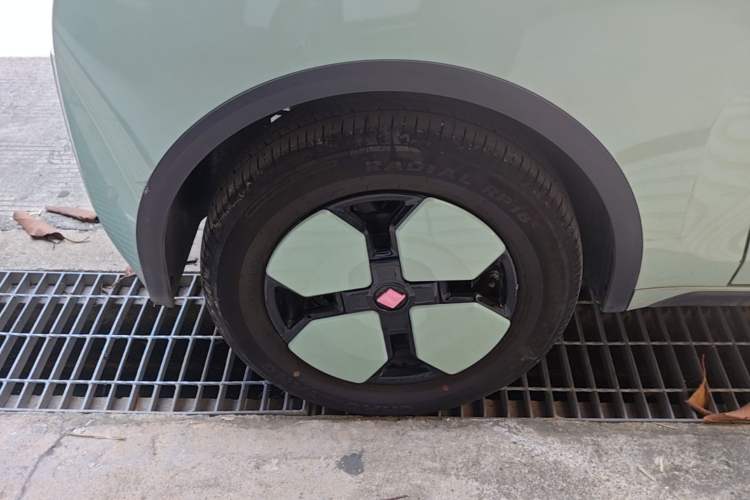 Used Baojun KiWi EV 2023 Smart Trend Edition Ternary Lithium Right Rear Wheel Hub