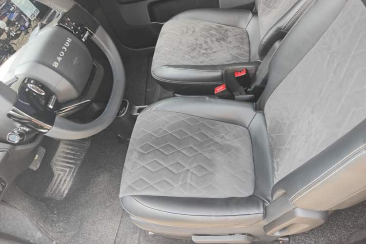 Used Baojun KiWi EV 2023 Smart Luxury Edition Lithium Iron Phosphate Left Front Seat