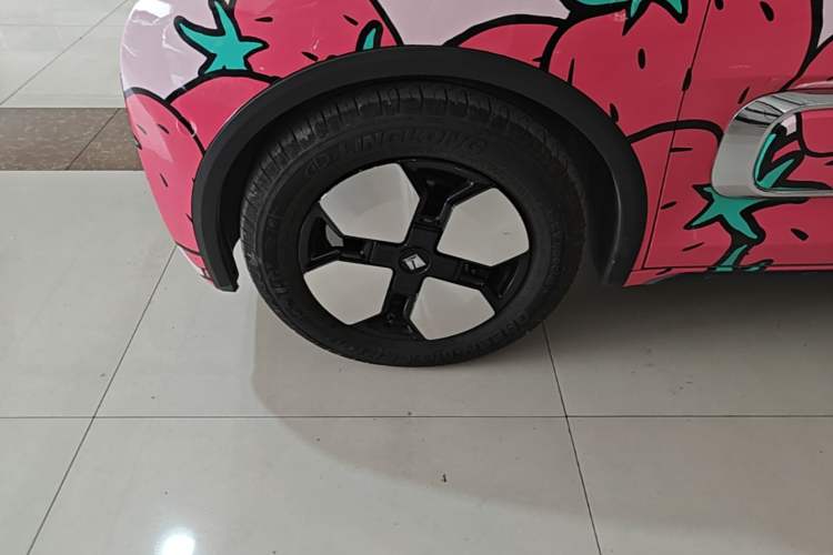 Used Baojun KiWi EV 2023 DJI Edition Lithium Iron Phosphate Left Front Wheel Hub