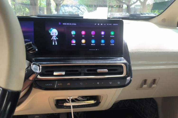 Used Baojun KiWi EV 2023 DJI Edition Lithium Iron Phosphate Audio And AC Panel