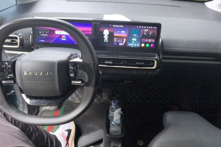 Used Baojun KiWi EV 2023 Smart Luxury Edition Ternary Lithium Center Console