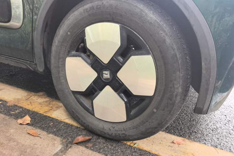 Used Baojun KiWi EV 2023 Smart Luxury Edition Ternary Lithium Right Front Wheel Hub