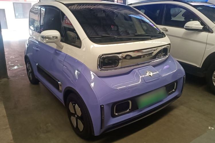 Used Baojun KiWi EV 2023 Smart Luxury Edition Lithium Iron Phosphate Front Right 45 Deg