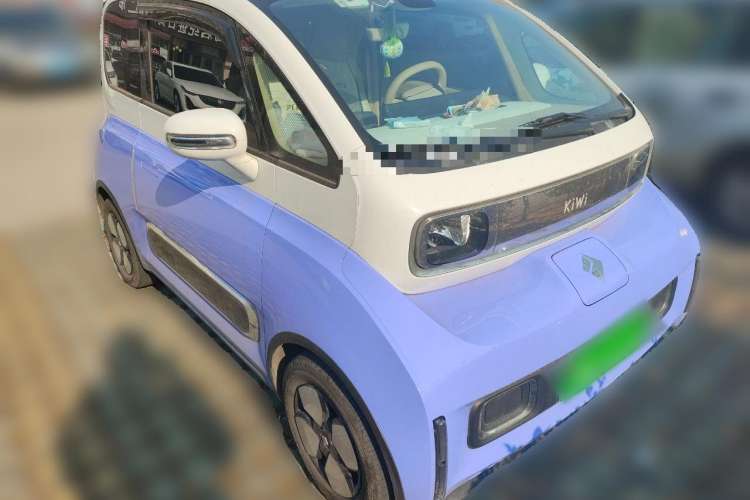 Used Baojun KiWi EV 2023 Smart Trend Edition Ternary Lithium Front Right 45 Deg