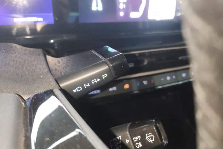 Used Baojun KiWi EV 2023 DJI Edition Lithium Iron Phosphate Gear Lever
