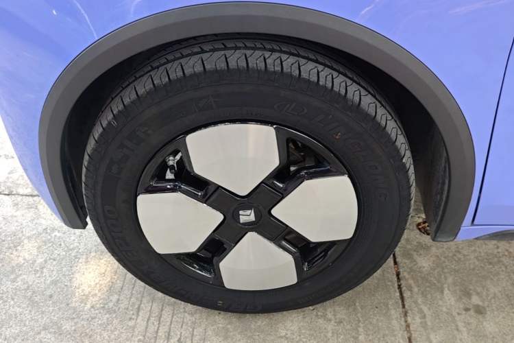 Used Baojun KiWi EV 2023 Smart Trend Edition Ternary Lithium Left Front Wheel Hub