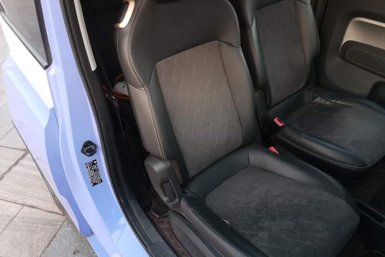 Used Baojun KiWi EV 2023 DJI Edition Lithium Iron Phosphate Right Front Seat