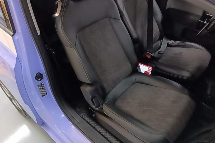 Used Baojun KiWi EV 2023 DJI Edition Lithium Iron Phosphate Right Front Seat
