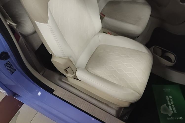 Used Baojun KiWi EV 2023 DJI Edition Lithium Iron Phosphate Right Front Seat
