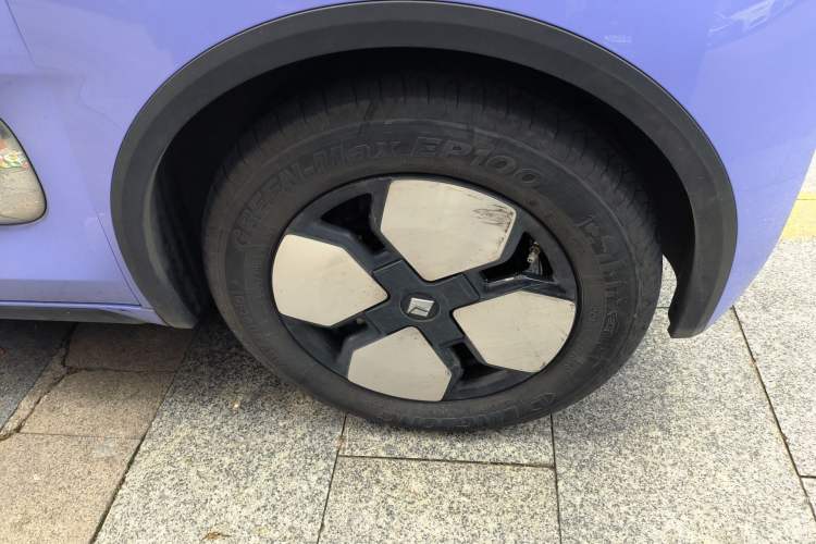 Used Baojun KiWi EV 2023 Smart Luxury Edition Ternary Lithium Right Front Wheel Hub