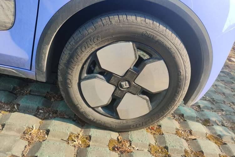 Used Baojun KiWi EV 2023 Smart Trend Edition Ternary Lithium Right Front Wheel Hub
