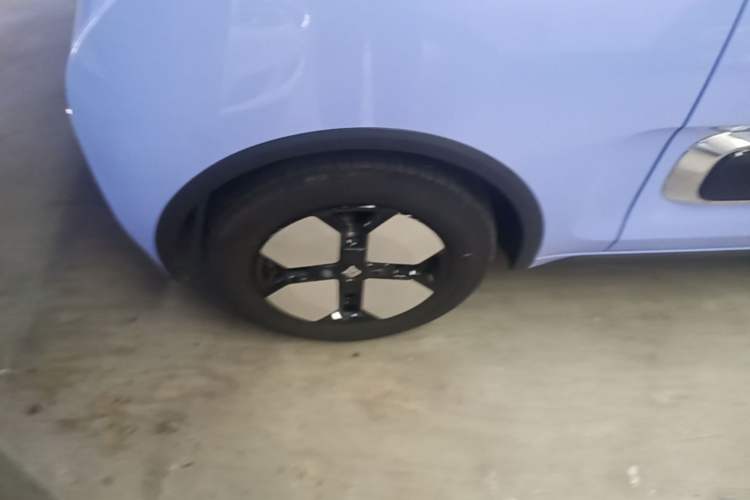 Used Baojun KiWi EV 2023 Smart Luxury Edition Lithium Iron Phosphate Right Rear Wheel Hub