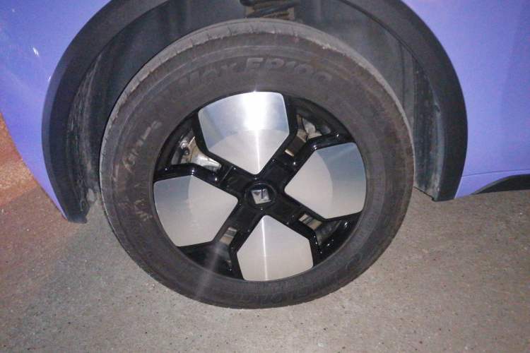 Used Baojun KiWi EV 2023 DJI Edition Lithium Iron Phosphate Right Rear Wheel Hub