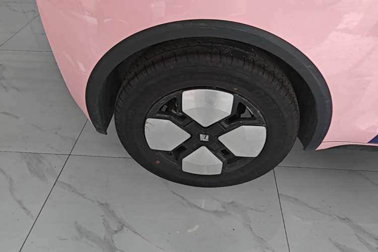 Used Baojun KiWi EV 2023 Smart Luxury Edition Lithium Iron Phosphate Right Rear Wheel Hub