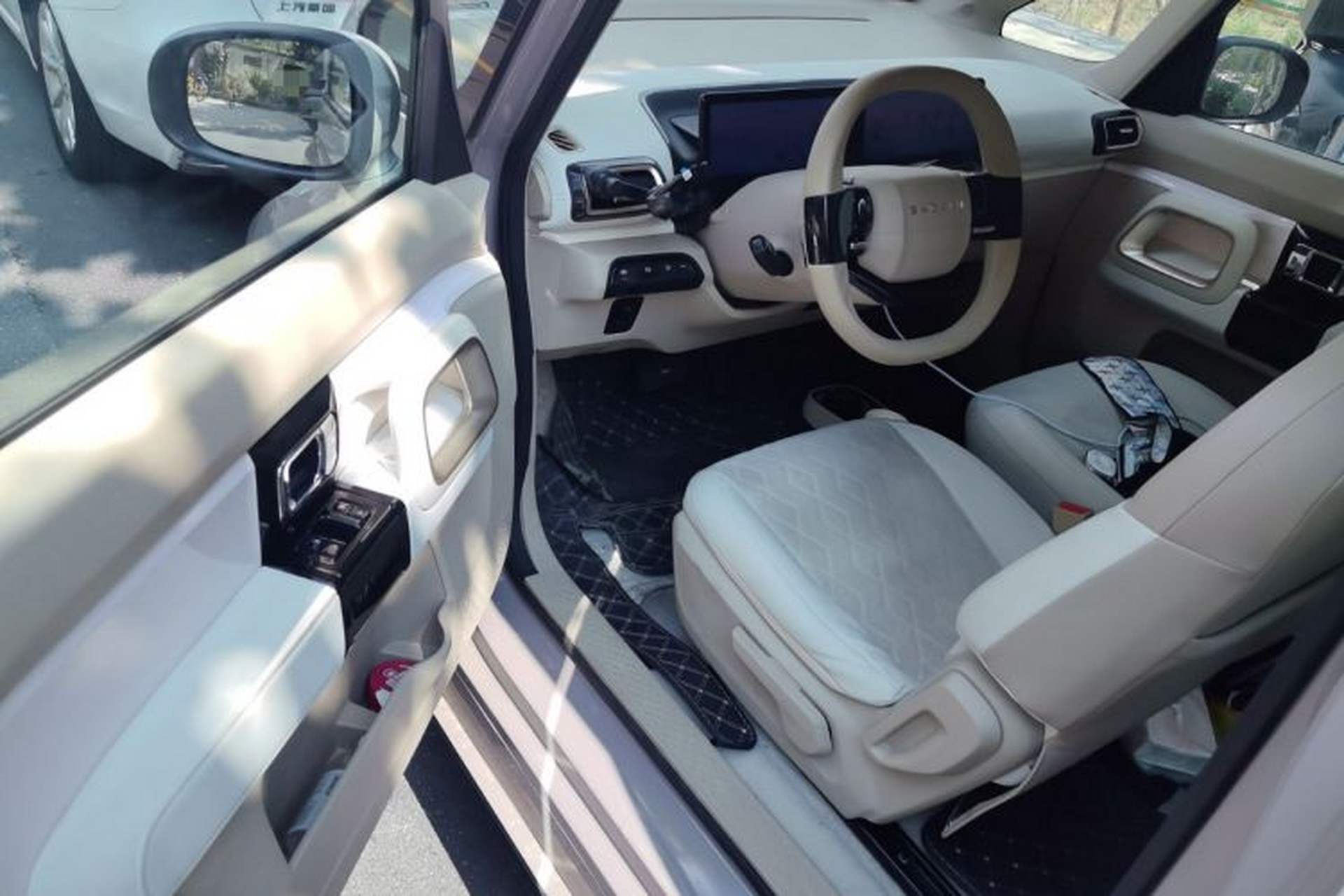 Used Baojun KiWi EV 2023 DJI Edition Lithium Iron Phosphate Interior 3