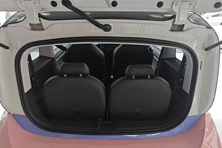 Used Baojun KiWi EV 2023 Smart Luxury Edition Lithium Iron Phosphate Trunk