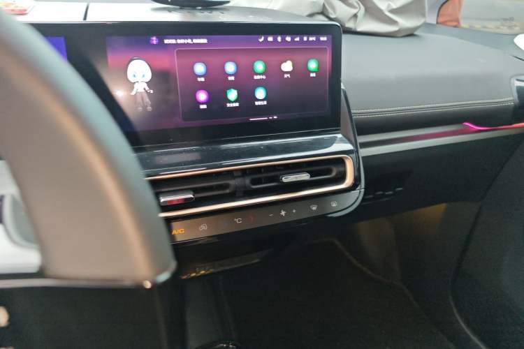 Used Baojun KiWi EV 2023 DJI Edition Ternary Lithium Audio And AC Panel