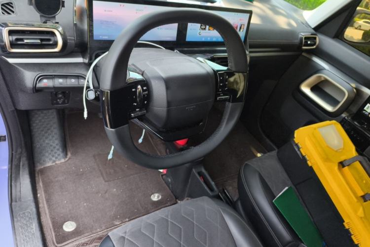 Used Baojun KiWi EV 2023 DJI Edition Lithium Iron Phosphate Center Console