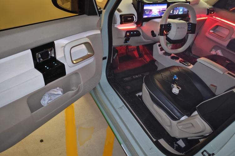 Used Baojun KiWi EV 2023 Smart Luxury Edition Lithium Iron Phosphate Driver Seat