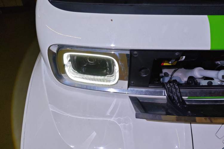 Used Baojun KiWi EV 2023 Smart Luxury Edition Lithium Iron Phosphate Engine Bay Right