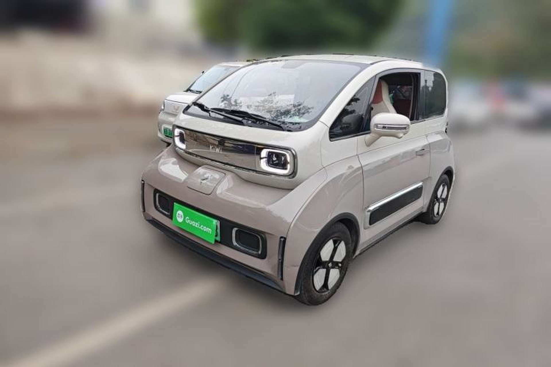 Used Baojun KiWi EV 2023 Smart Luxury Edition Lithium Iron Phosphate Front Left 45 Deg