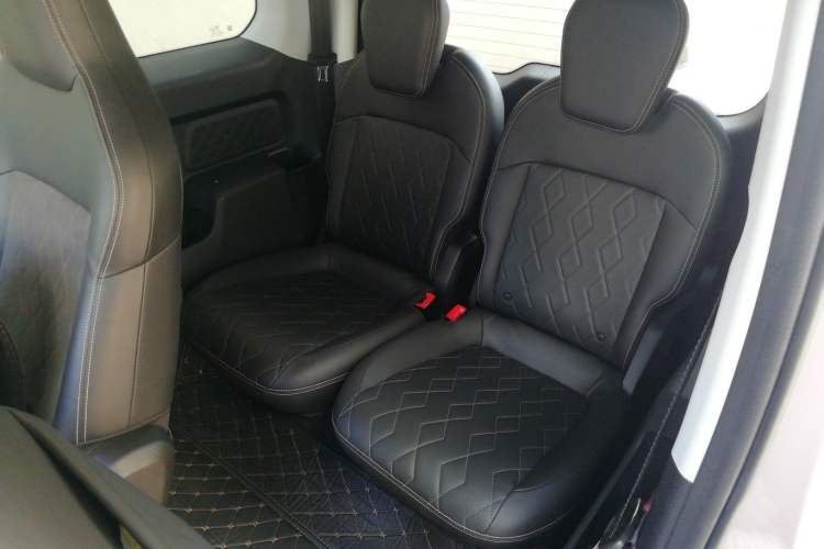 Used Baojun KiWi EV 2023 DJI Edition Ternary Lithium Interior 4