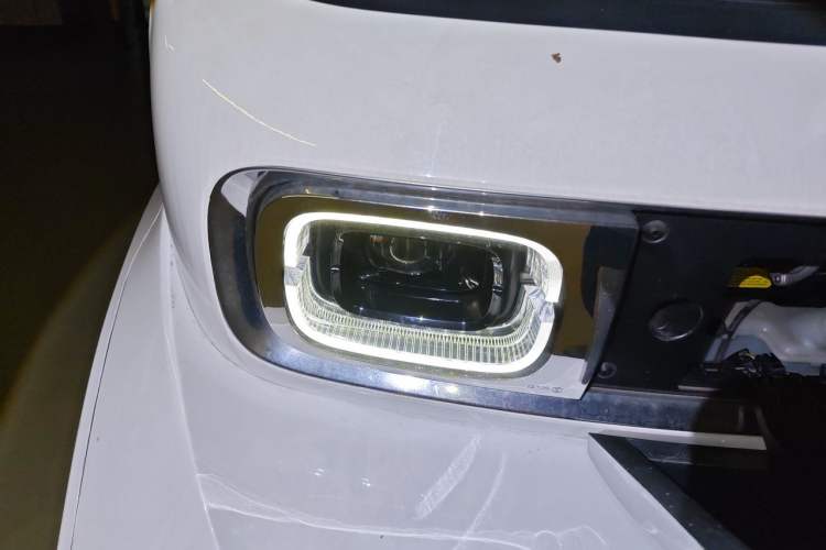 Used Baojun KiWi EV 2023 Smart Luxury Edition Lithium Iron Phosphate Right Front Headlight