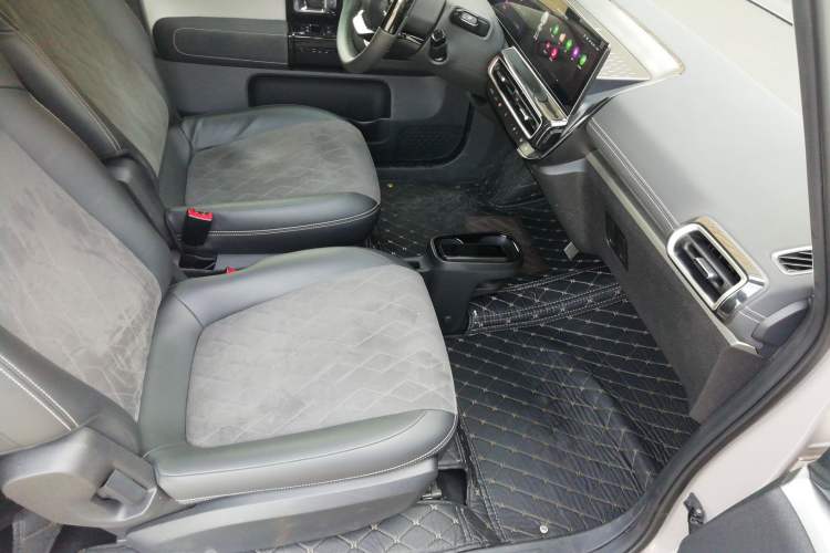 Used Baojun KiWi EV 2023 DJI Edition Ternary Lithium Right Front Seat