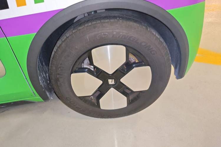 Used Baojun KiWi EV 2023 Smart Luxury Edition Lithium Iron Phosphate Right Front Wheel Hub