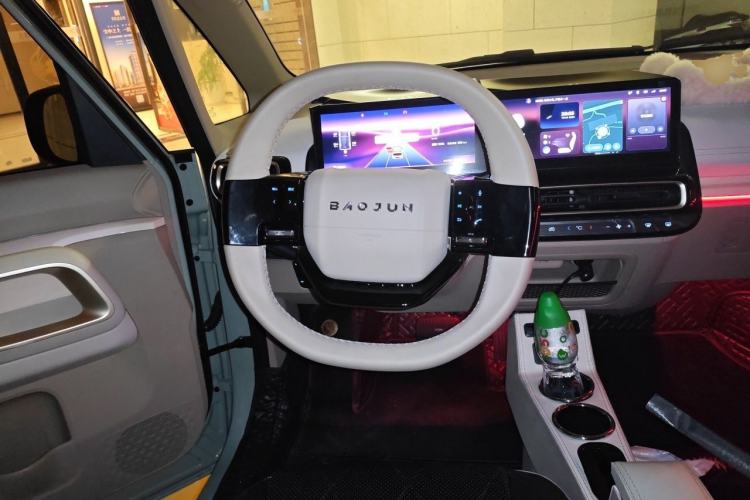 Used Baojun KiWi EV 2023 Smart Luxury Edition Lithium Iron Phosphate Steering Wheel