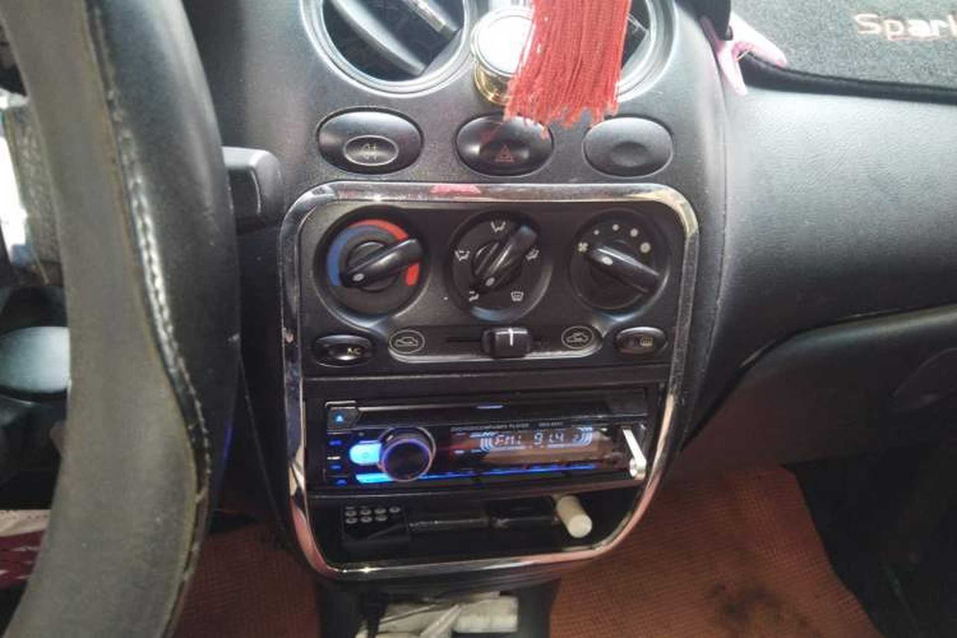 Used Baojun Lechi 2009 1.0L manual standard version Audio And AC Panel