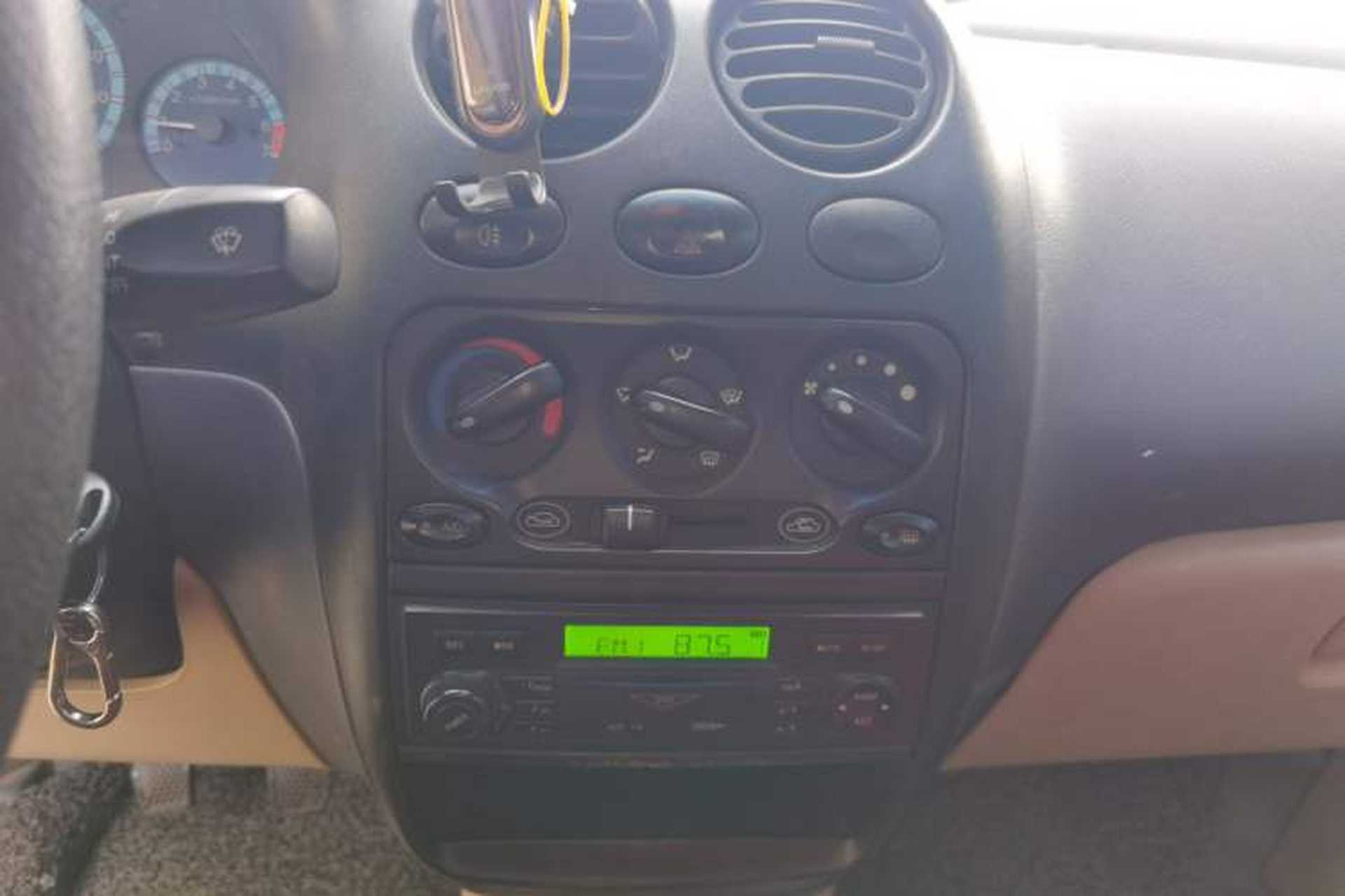 Used Baojun Lechi 2009 1.0L manual comfort version Audio And AC Panel