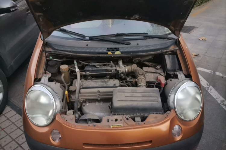 Used Baojun Lechi 2009 1.2L manual Active trim Engine Bay