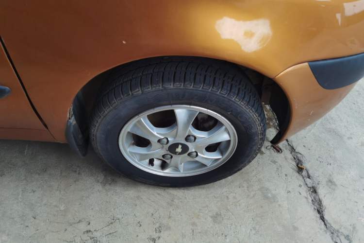 Used Baojun Lechi 2009 1.0L manual comfort version Right Front Wheel Hub