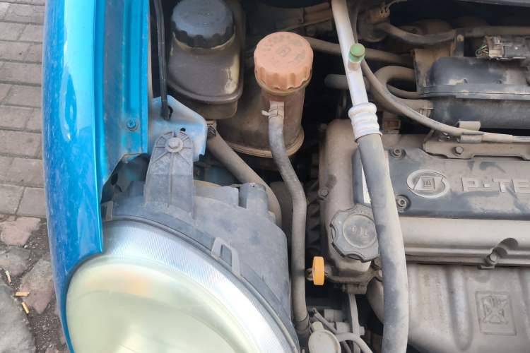 Used Baojun Lechi 2010 1.0L P-TEC Manual Superior Model Engine Bay Right