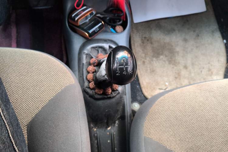 Used Baojun Lechi 2010 1.0L P-TEC Manual Superior Model Gear Lever