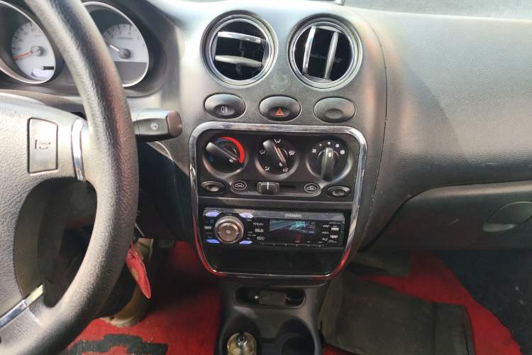 Used Baojun Lechi 2010 1.2L Manual Superior Edition Audio And AC Panel