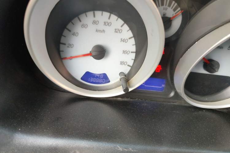Used Baojun Lechi 2010 1.2L Manual Superior Edition Odometer Close Up