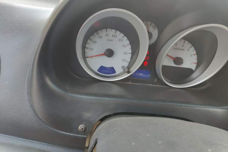 Used Baojun Lechi 2010 1.2L Sport Edition Dynamic Version Odometer Close Up