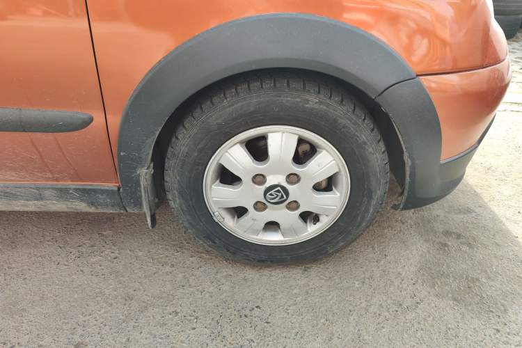 Used Baojun Lechi 2010 1.2L Manual Superior Edition Right Front Wheel Hub