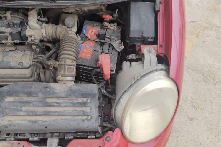 Used Baojun Lechi 2010 1.2L Sport Edition Fashion Model Engine Bay Left
