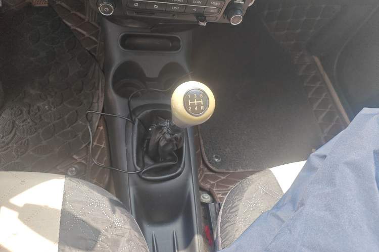 Used Baojun Lechi 2010 1.2L Sport Edition Fashion Model Gear Lever