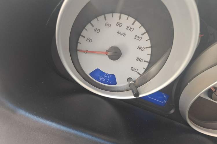 Used Baojun Lechi 2010 1.2L Sport Edition Fashion Model Odometer Close Up