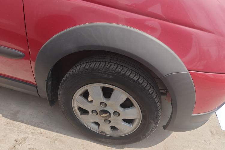 Used Baojun Lechi 2010 1.2L Sport Edition Fashion Model Right Front Wheel Hub