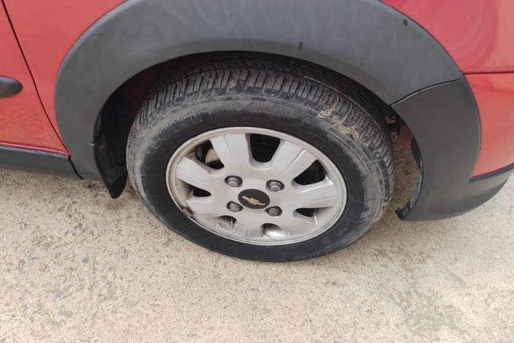 Used Baojun Lechi 2010 1.2L Sport Edition Fashion Model Right Front Wheel Hub