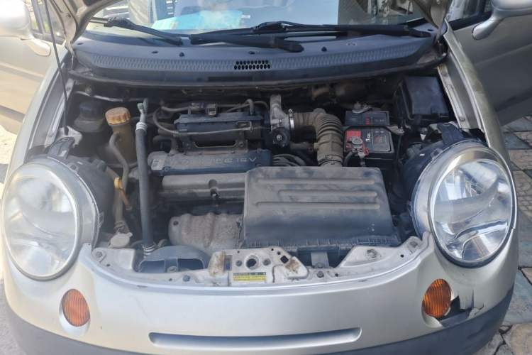 Used Baojun Lechi 2010 1.0L P-TEC Manual Active Model Engine Bay