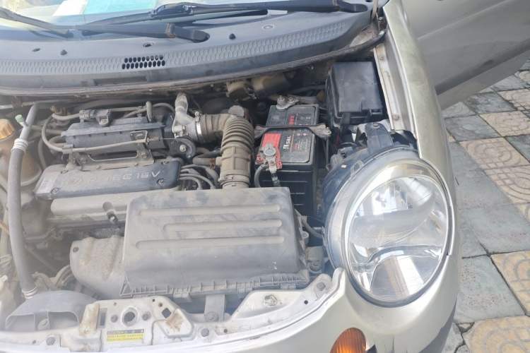 Used Baojun Lechi 2010 1.0L P-TEC Manual Active Model Engine Bay Left