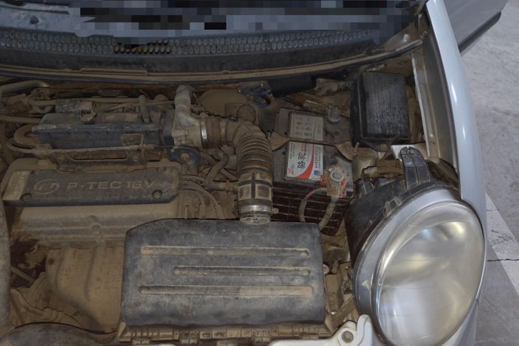 Used Baojun Lechi 2010 1.2L Sport Edition Dynamic Version Engine Bay Left