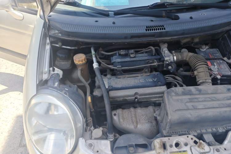 Used Baojun Lechi 2010 1.0L P-TEC Manual Active Model Engine Bay Right