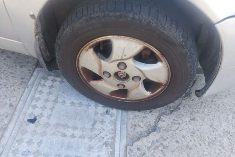 Used Baojun Lechi 2010 1.0L P-TEC Manual Active Model Right Front Wheel Hub